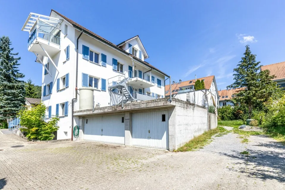 5.5-Zimmer-Dachmaisonettewohnung mit zwei Balkonen und einer Garagenbox – Foto 15 von 17