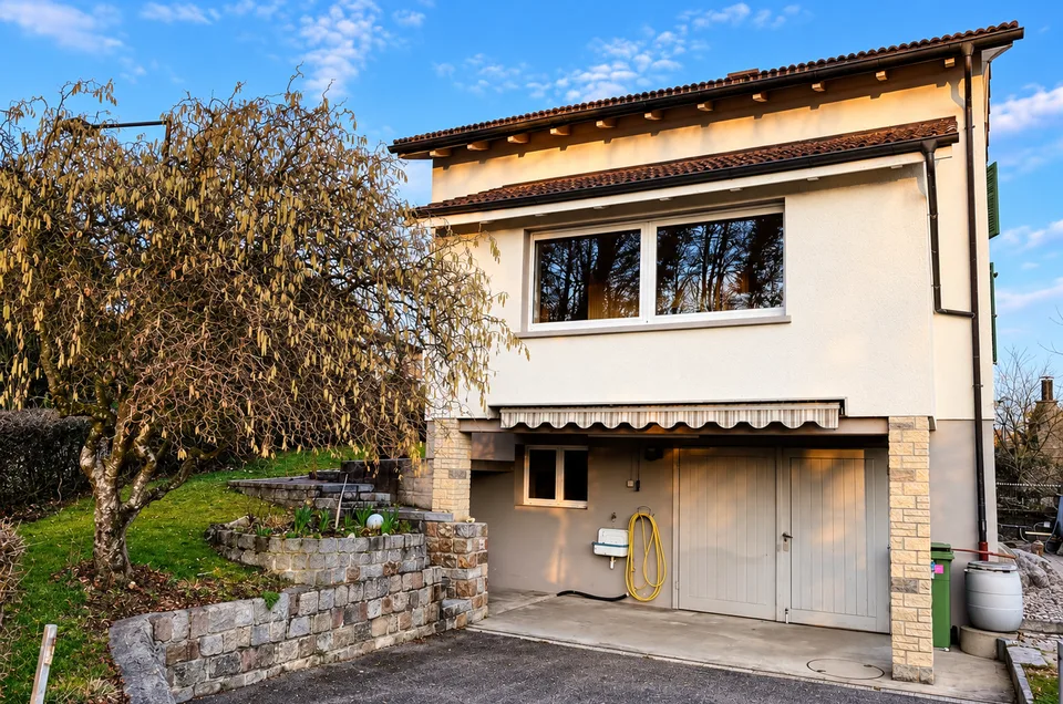 Charmantes 5.5-Zimmer-Einfamilienhaus mit Garten in Biel-Benken – Foto 2 von 19
