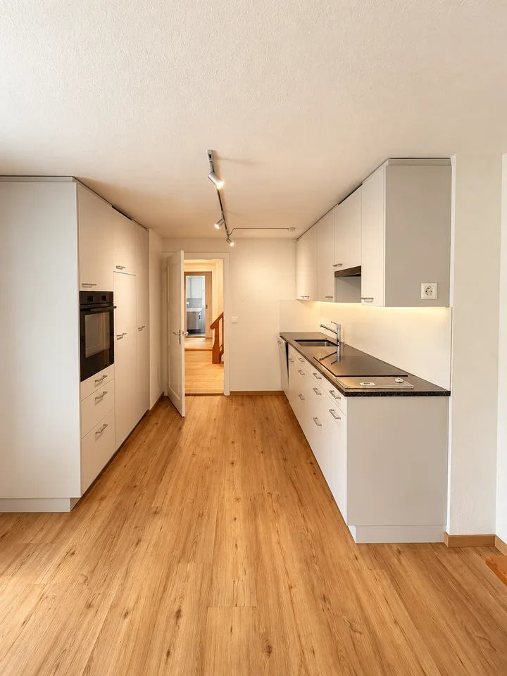 Charmant maison de famille de 4,5 pièces avec jardin spacieux et vue magnifique sur les montagnes – photo 7 sur 16