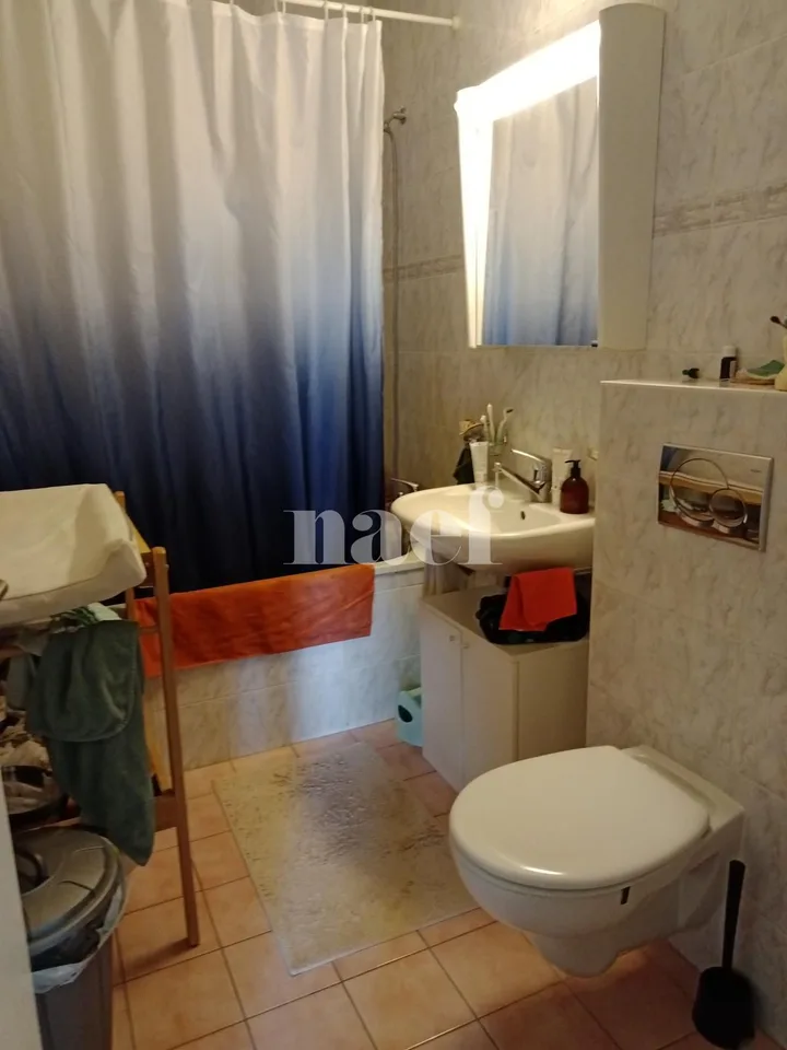 Wohnung mit 4.5 Zimmern, im 1. Stock – Foto 8 von 9