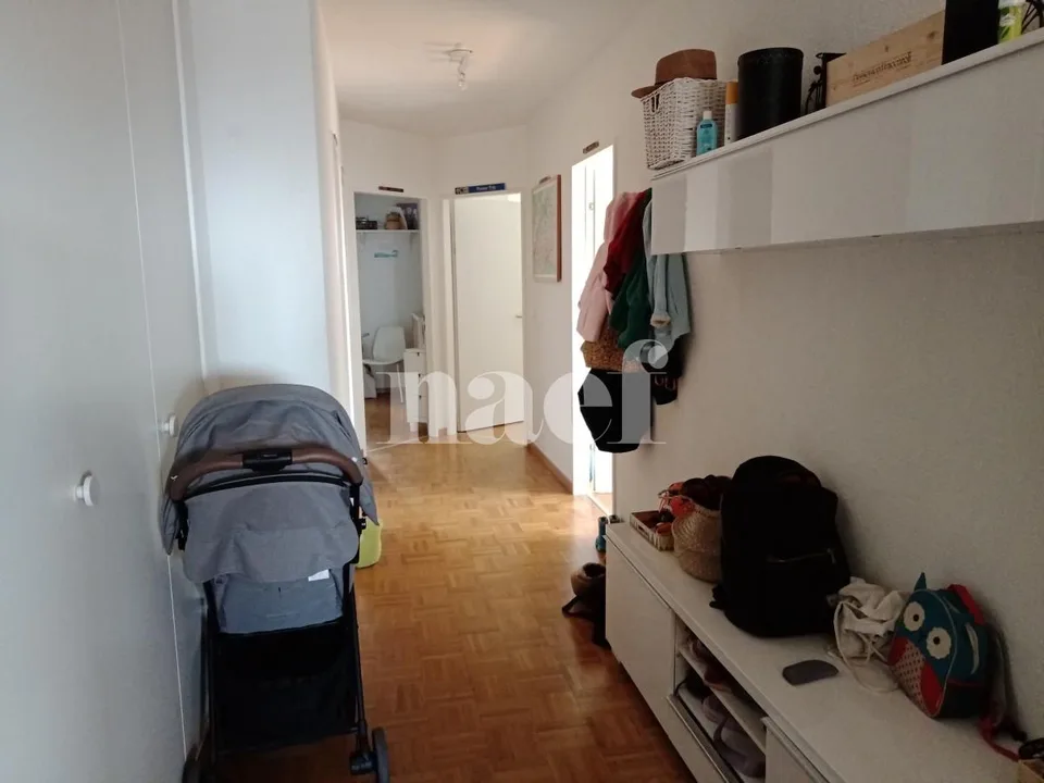Wohnung mit 4.5 Zimmern, im 1. Stock – Foto 2 von 9