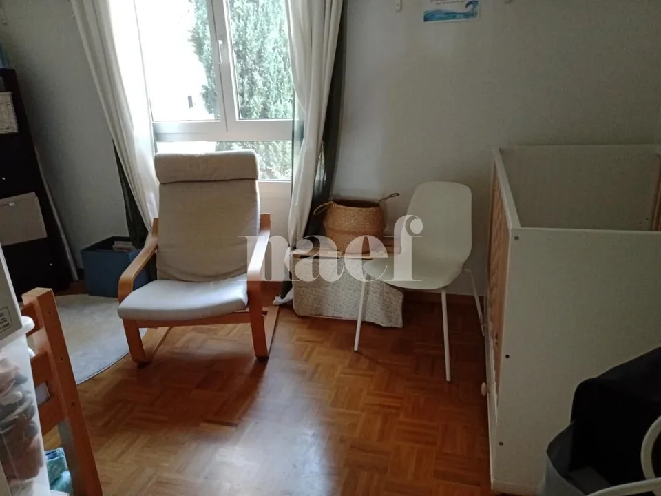 Wohnung mit 4.5 Zimmern, im 1. Stock – Foto 5 von 9
