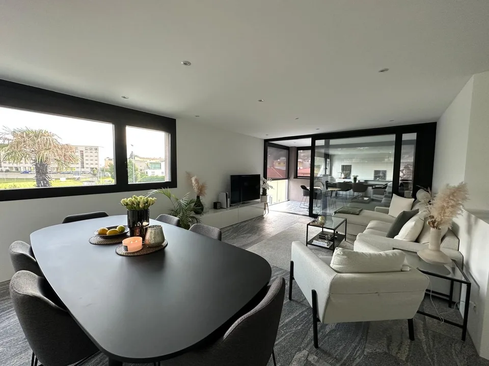 MONTE CARASSO - ÉLÉGANT 3.5 PIÈCES EN LOCATION – photo 2 sur 11