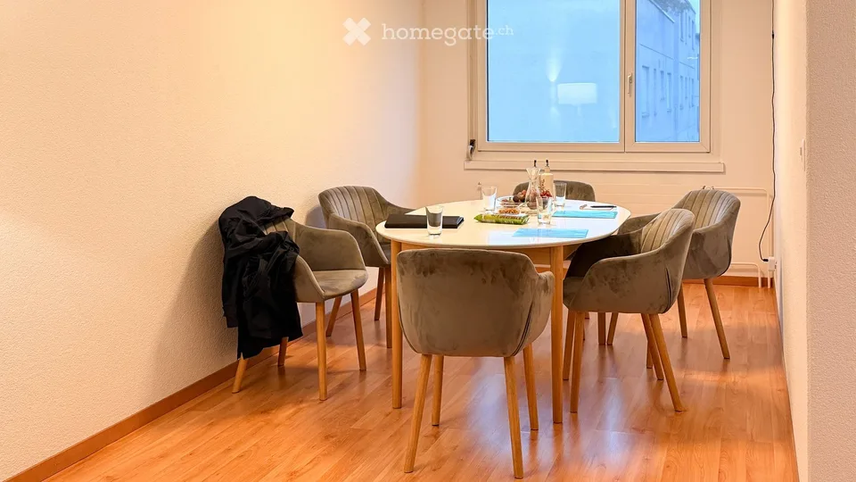 Helle 5-Zi-Wohnung angrenzend an Landwirtschaftszone mit verglastem Balkon in Mönchaltorf – Foto 7 von 18