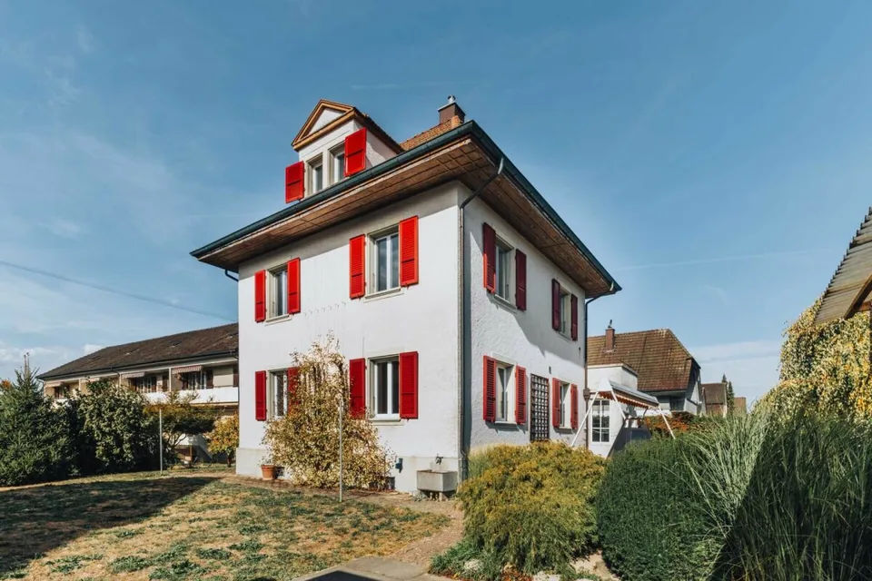 7-Zimmer Einfamilienhaus mit Garten und viel Gestaltungsspielraum – Foto 3 von 18