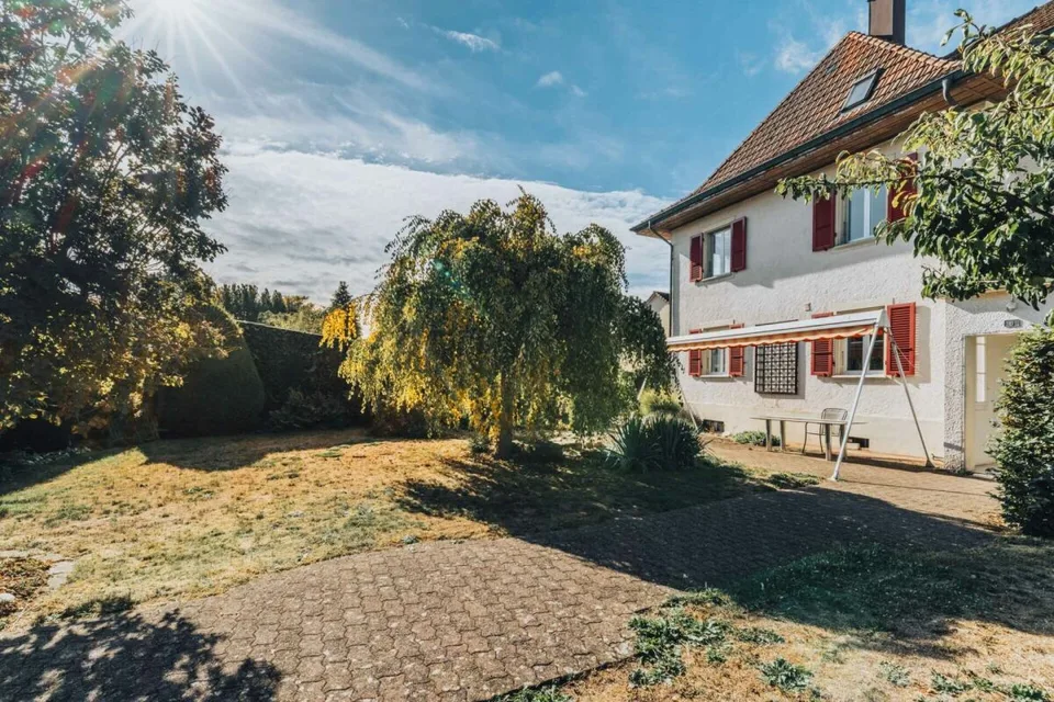 7-Zimmer Einfamilienhaus mit Garten und viel Gestaltungsspielraum – Foto 2 von 18