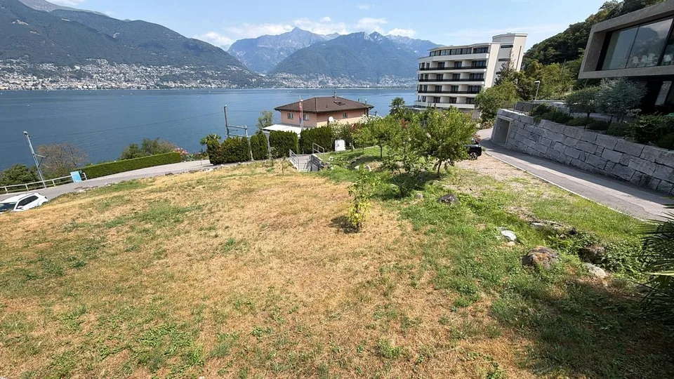 TERRENO UNICO CON VISTA MOZZAFIATO A 180° SUL LAGO MAGGIORE – foto 6 di 9