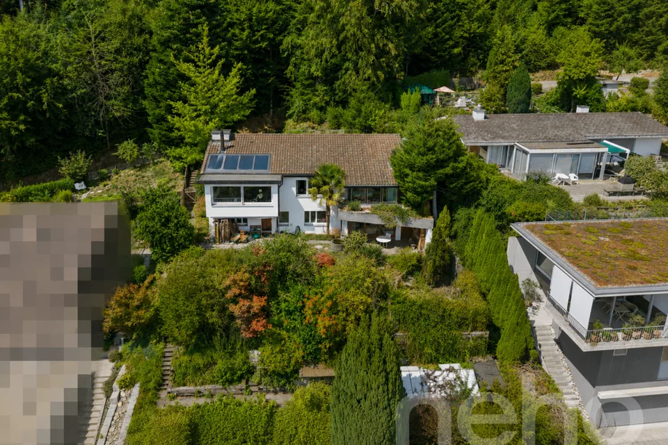 Vivere su una pendice sud con vista sulla montagna e riserva di terreno edificabile – foto 2 di 12