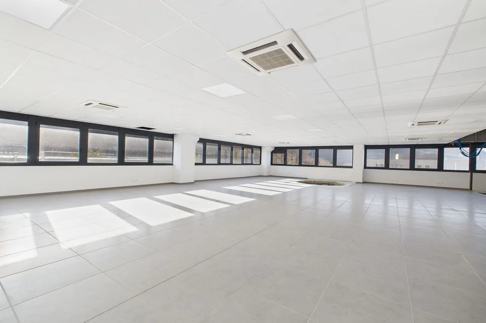 Occasione unica nuovo stabile commerciale in vendita prima occupazione – photo 2 sur 2