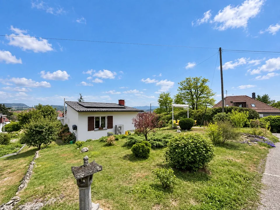 Einzelvilla mit schönem Garten in La Sarraz – Foto 5 von 13