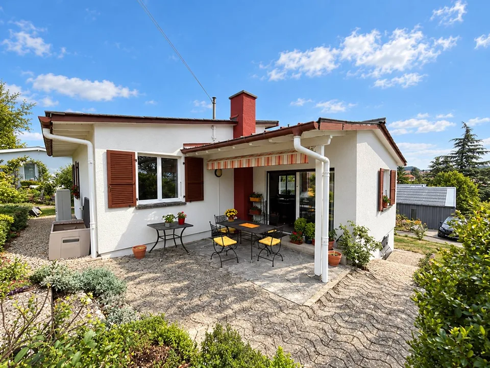 Einzelvilla mit schönem Garten in La Sarraz – Foto 7 von 13
