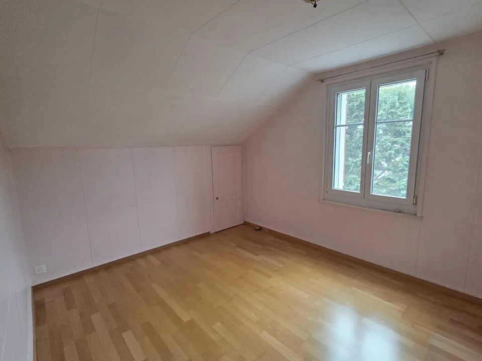 Zu vermieten an der Haupstrasse 4 in 8363 Bichelsee, sonnige 4 Zi.-Wohnung in einem 3 Fam.-Haus. – Foto 9 von 10