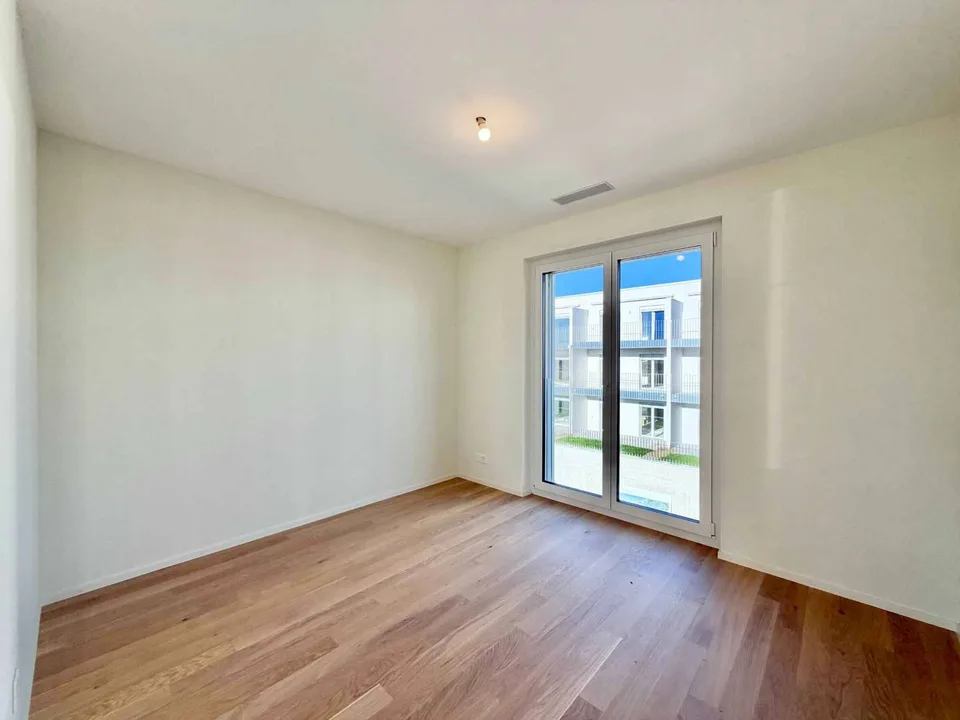 Beautiful new 3.5-room apartment with balcony – photo 8 of 10