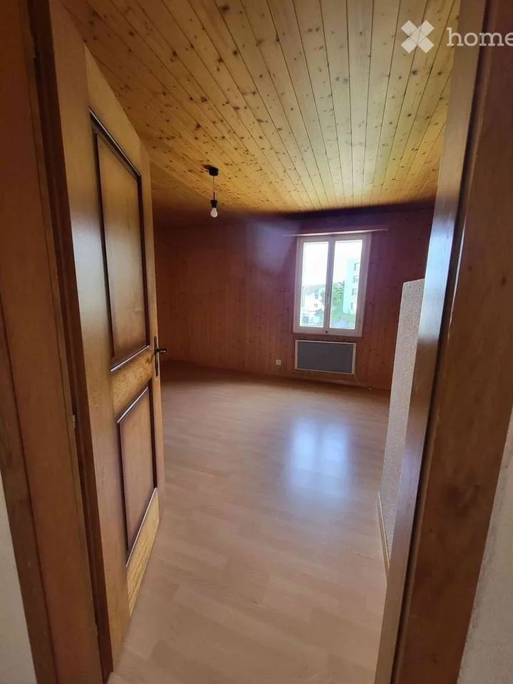Heimelige 3.5 Zimmer Wohnung 1. OG – Foto 3 von 5