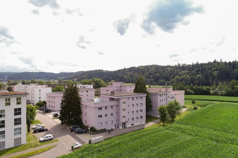 Helle 4.5 Zi-Wohnung mit Balkon und Parkettböden an ruhiger Lage – Foto 11 von 12