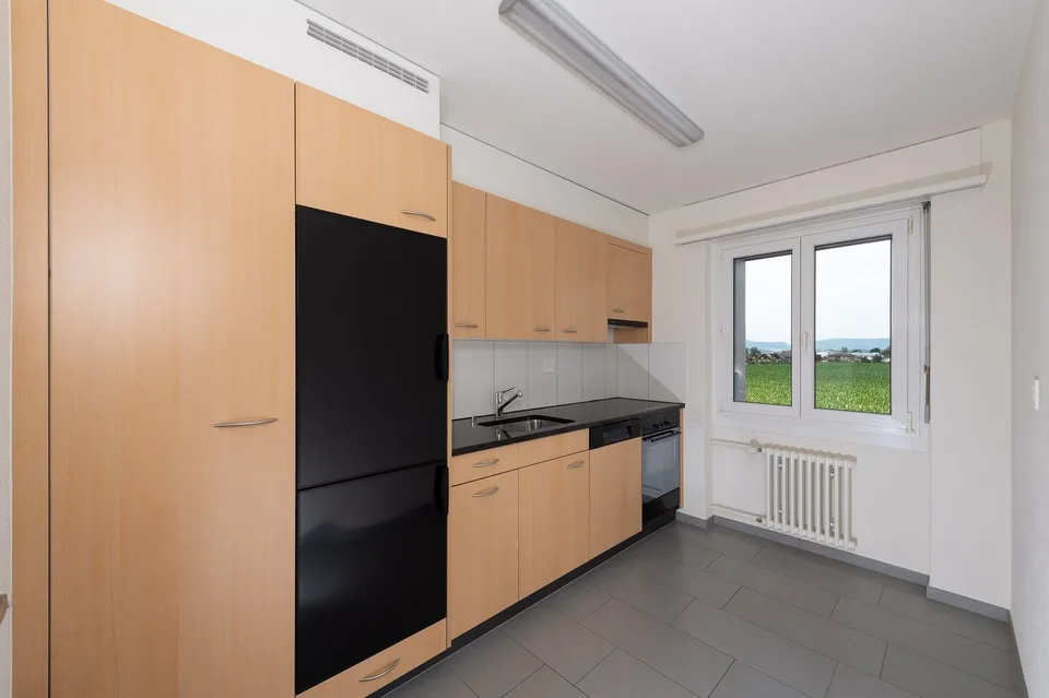 Helle 4.5 Zi-Wohnung mit Balkon und Parkettböden an ruhiger Lage – Foto 5 von 12