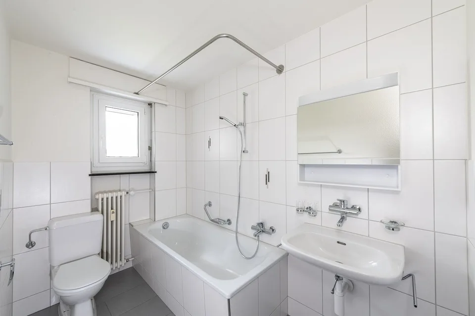 Helle 4.5 Zi-Wohnung mit Balkon und Parkettböden an ruhiger Lage – Foto 6 von 12