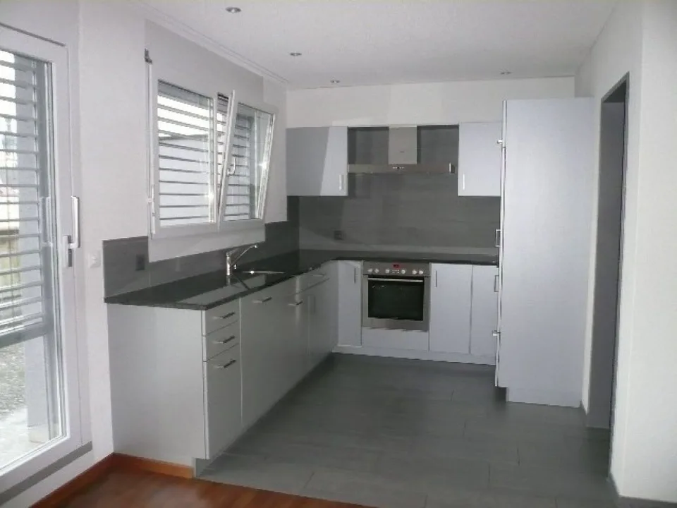 schöne 3.5 Zimmer-Attikawohnung an zentraler Lage – Foto 2 von 9