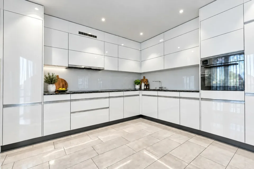 Appartement Minergie 3.5 pièces lumineux avec balcon spacieux et salle de loisirs – photo 3 sur 17