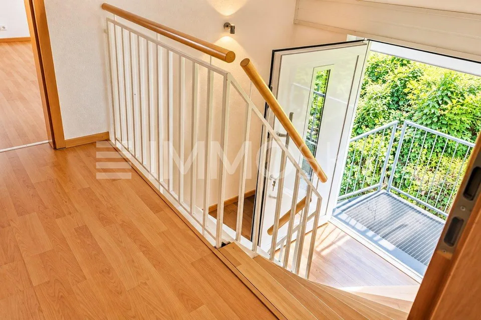 Grosszügige Dachwohnung mit schöner Aussicht – Foto 5 von 7