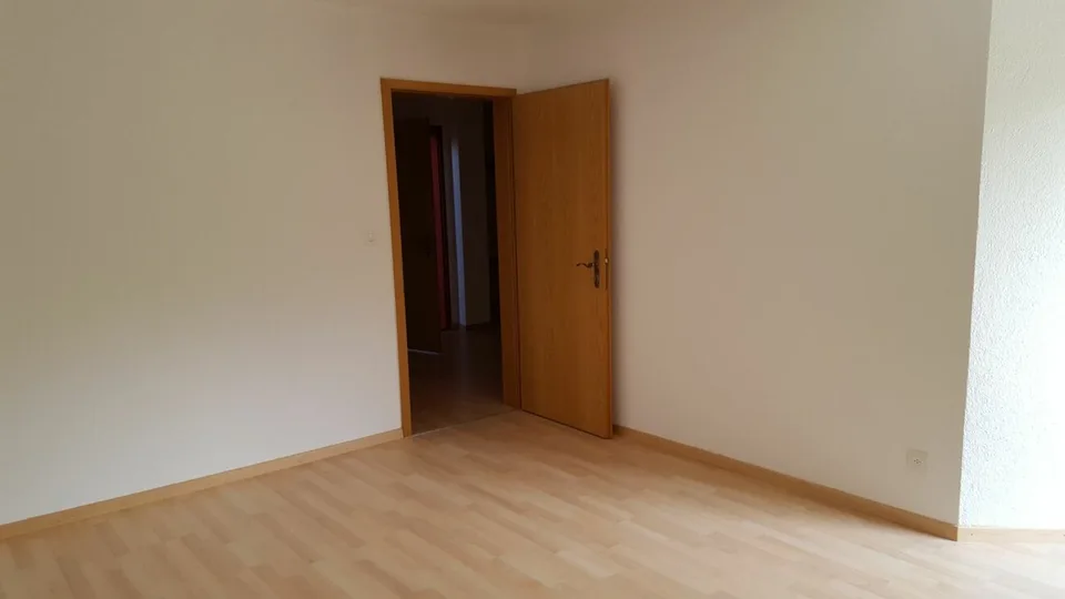 grosszügige 4.5-Zimmerwohnung an ruhiger Lage – Foto 2 von 13