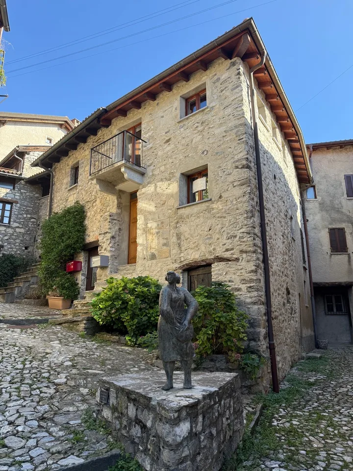 Tessinerhaus im Herzen des Dorfes / Casa ticinese nel cuore del paese – Foto 2 von 11