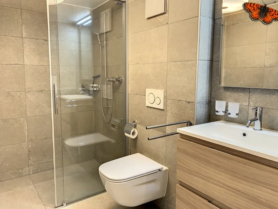 Studio teilweise möbliert - im Herzen der Stadt Romont! – Foto 6 von 8