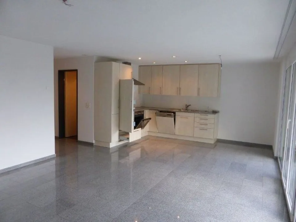 schöne 5.5 Zimmerwohnung an ruhiger Lage – Foto 2 von 10