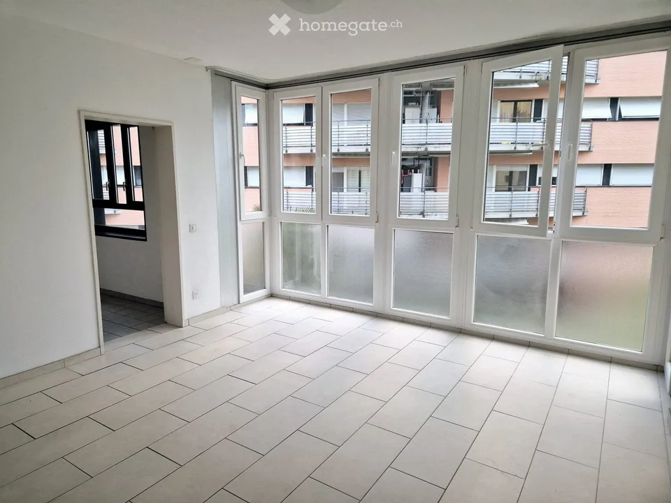 Mieten-oder-kaufen 3.5 Lokale mit Parkplatz – Foto 3 von 9