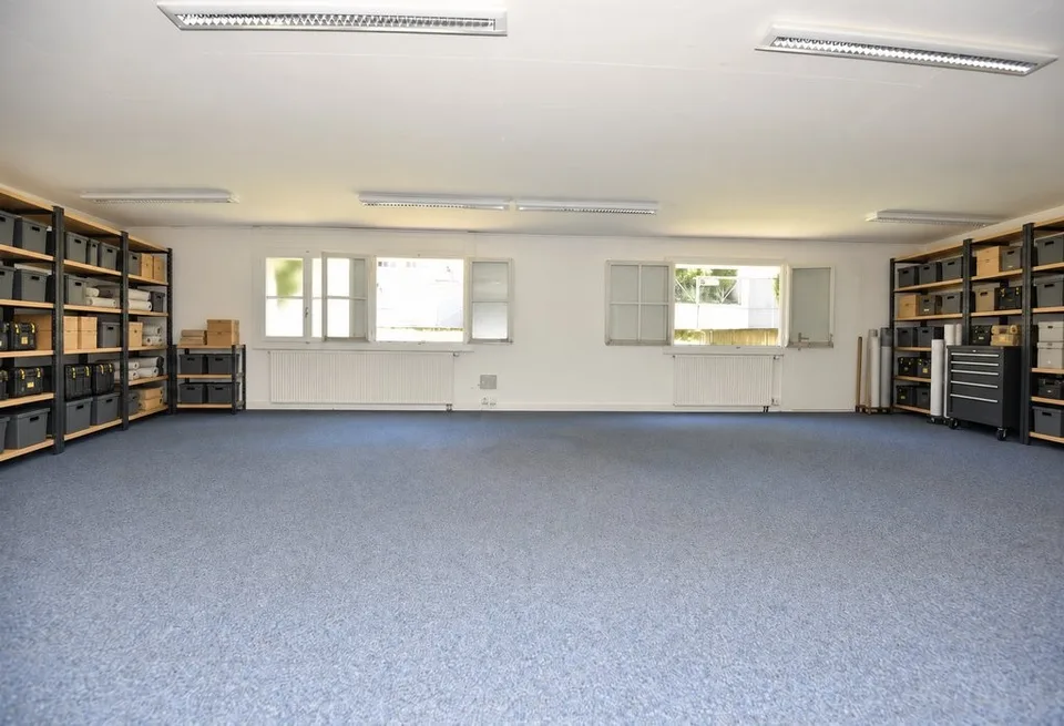 Votre matériel mérite de l'espace ! Dépôt de 86 m2 – photo 3 sur 9