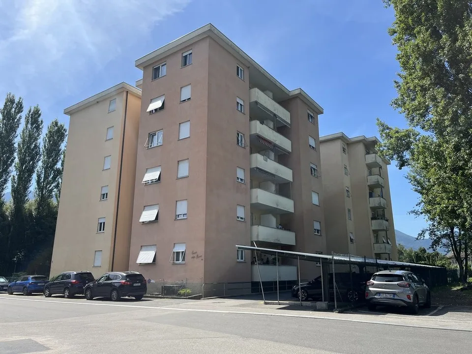 Appartement lumineux de 5.5 pièces au 5e étage dans un quartier calme à Locarno – photo 2 sur 8