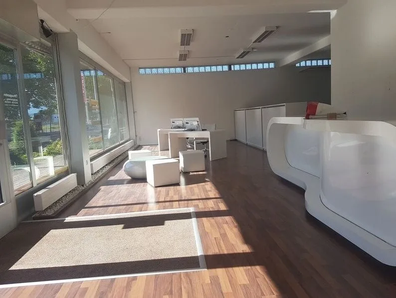 Spazio commerciale attraente di ca. 205 m2 a Thun in affitto – foto 3 di 12