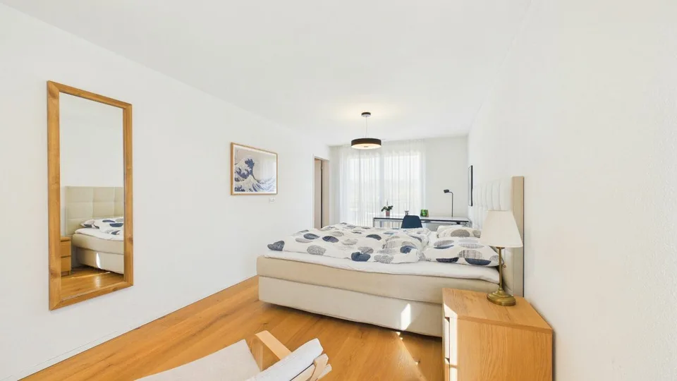 Habitation moderne avec vue sur la verdure et les montagnes – photo 5 sur 10
