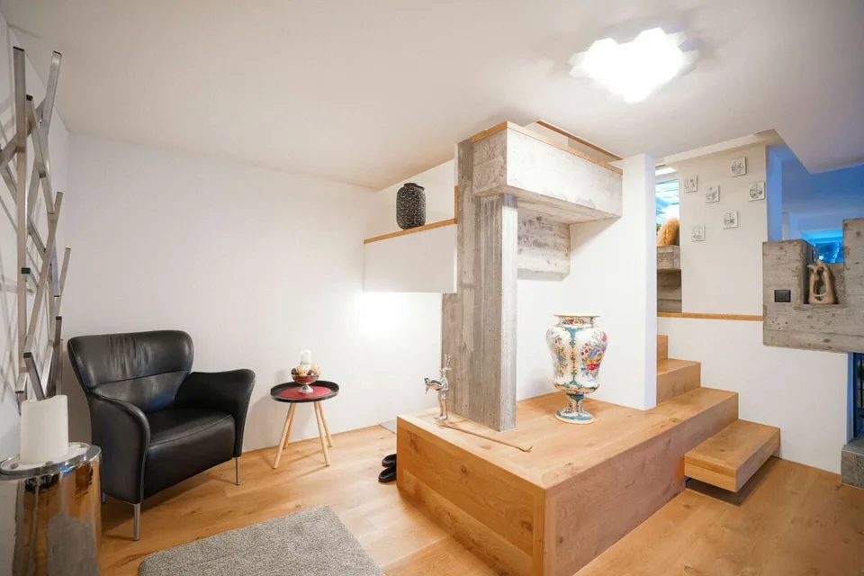 Renoviertes Eckhaus mit Cheminée in Geroldswil – Foto 3 von 10