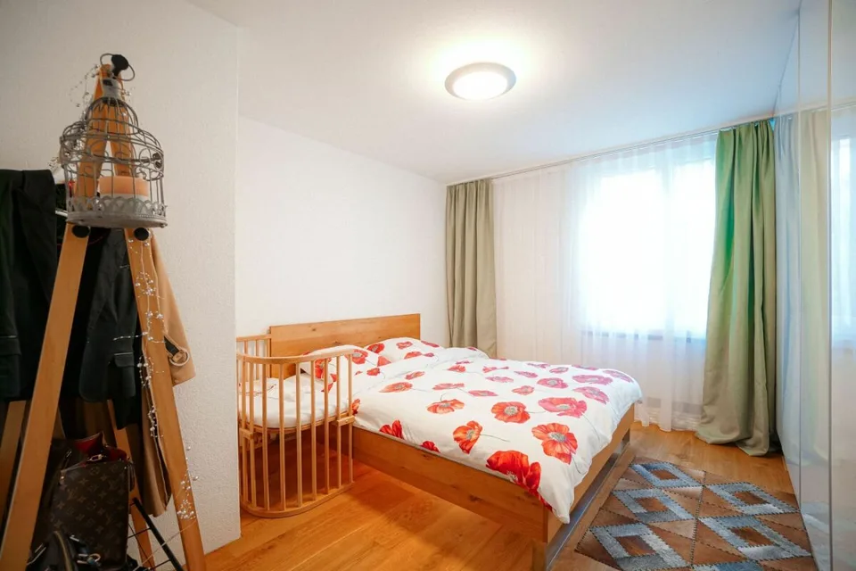 Renoviertes Eckhaus mit Cheminée in Geroldswil – Foto 6 von 10