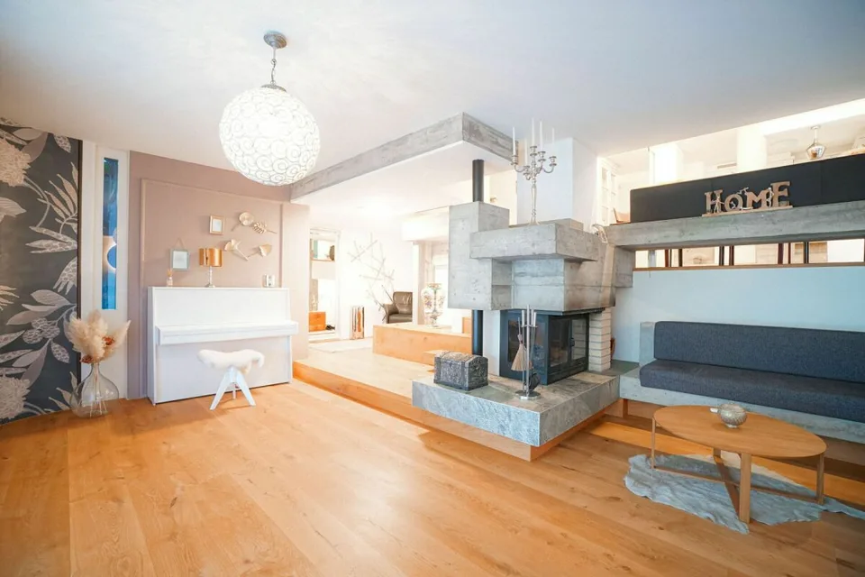 Renoviertes Eckhaus mit Cheminée in Geroldswil – Foto 4 von 10