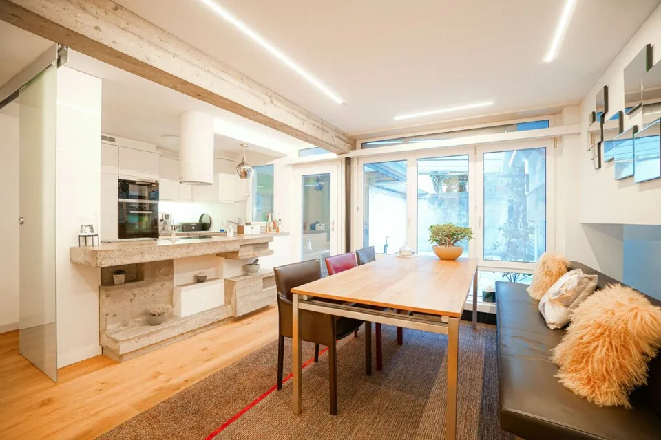 Renoviertes Eckhaus mit Cheminée in Geroldswil – Foto 5 von 10