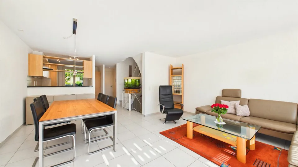 6.5-Zimmer- Reihenhaus mit Garten im Stockwerkeigentum – Foto 4 von 11
