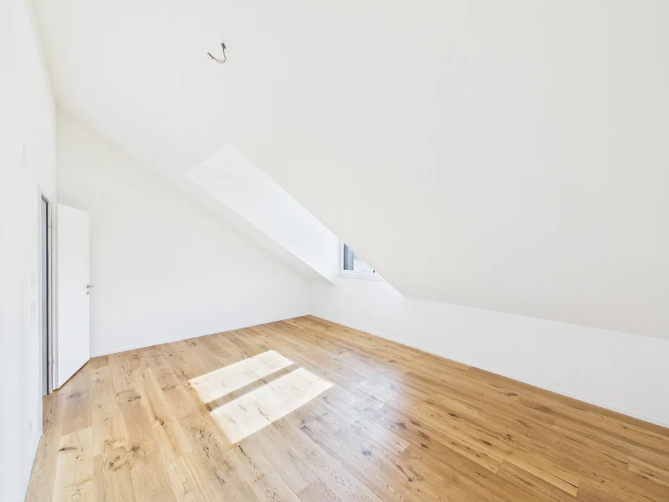 Maisonnette de 3,5 pièces totalement rénovée avec balcon à Winterthur – photo 5 sur 13
