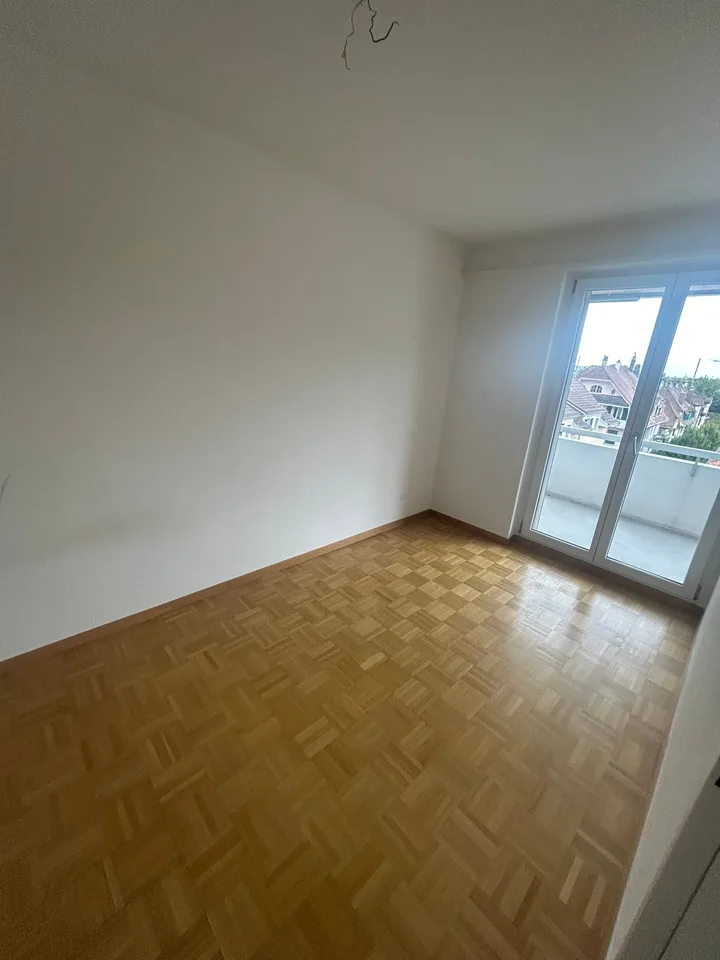 Spacieux appartement de 4.5 pièces avec balcon à Bienne – Foto 11 von 19