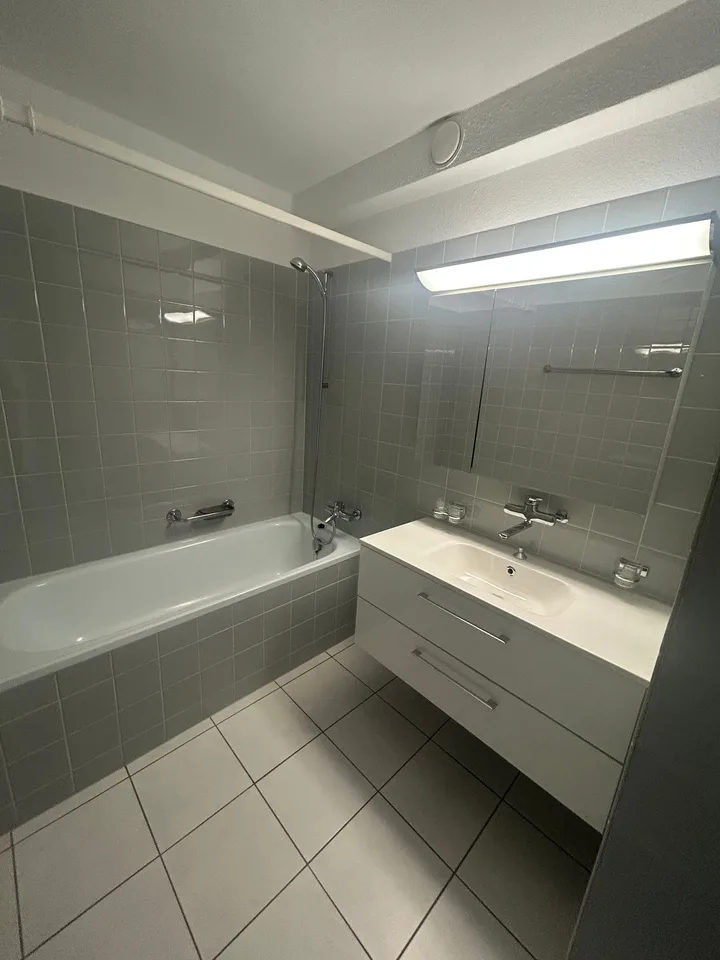 Spacieux appartement de 4.5 pièces avec balcon à Bienne – Foto 10 von 19