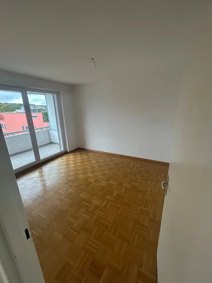 Spacieux appartement de 4.5 pièces avec balcon à Bienne – Foto 13 von 19