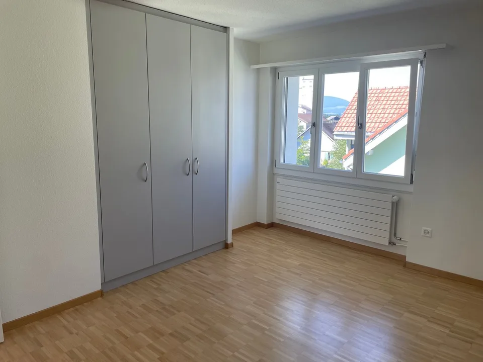 Renovated 4.5-room apartment near the train station in Herzogenbuchsee – photo 10 of 12