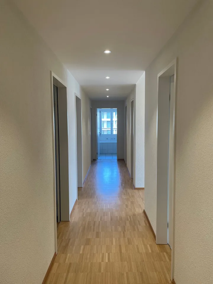 Renovated 4.5-room apartment near the train station in Herzogenbuchsee – photo 8 of 12