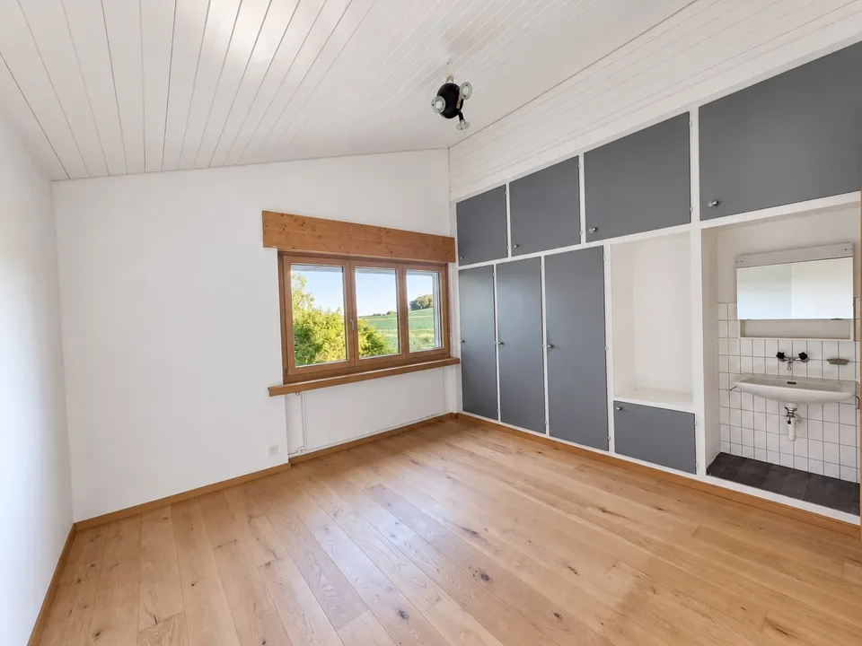 5.5-Zimmer-Haus mit Garten in Gempenach mieten – Foto 13 von 13