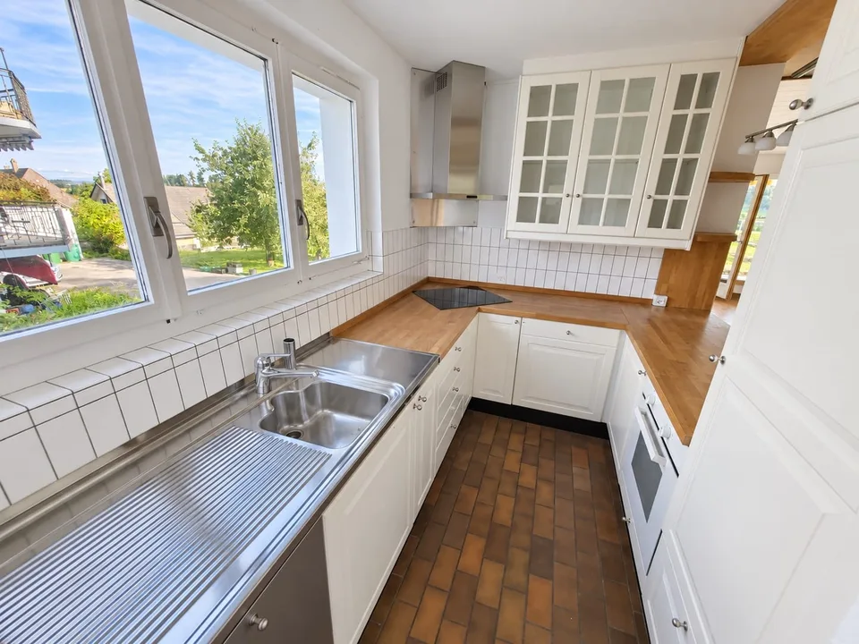 5.5-Zimmer-Haus mit Garten in Gempenach mieten – Foto 5 von 13