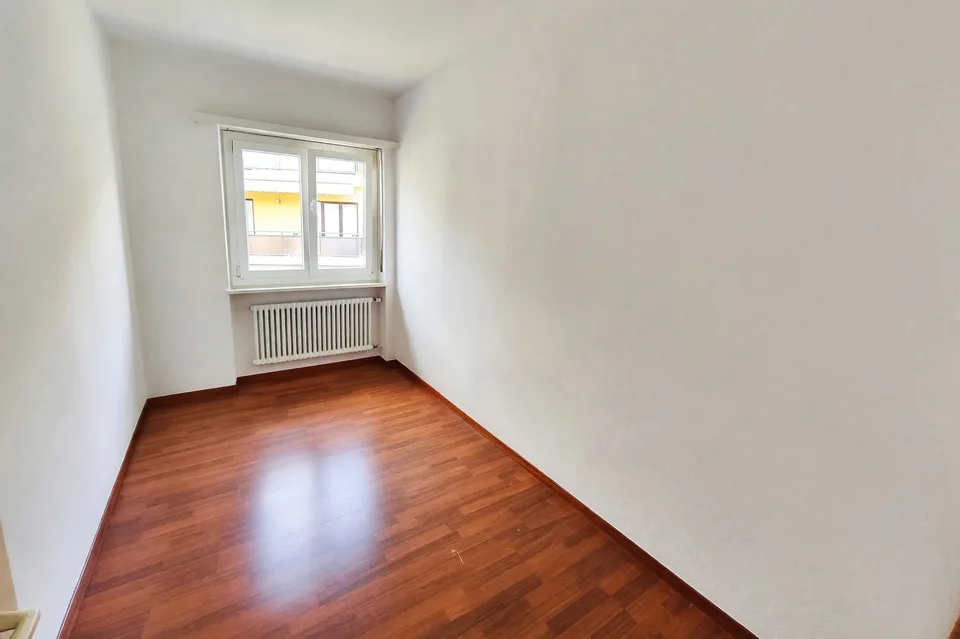 Appartement 5,5 pièces rénové avec jardin privé et trois balcons – photo 6 sur 13