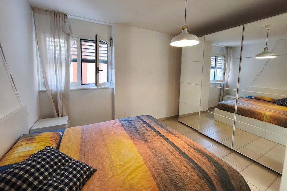 Ampio appartamento 2,5 locali arredato con balconcino – foto 6 di 9