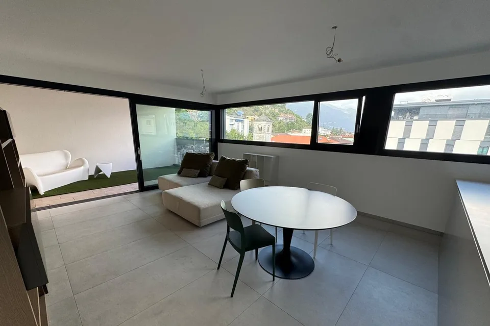 Moderno 2,5 con terrazza subito disponibile anche arredato – foto 4 di 12