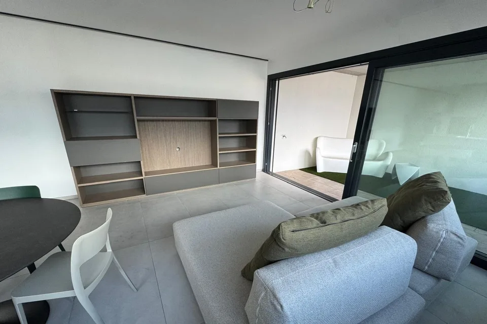 Moderno 2,5 con terrazza subito disponibile anche arredato – foto 3 di 12